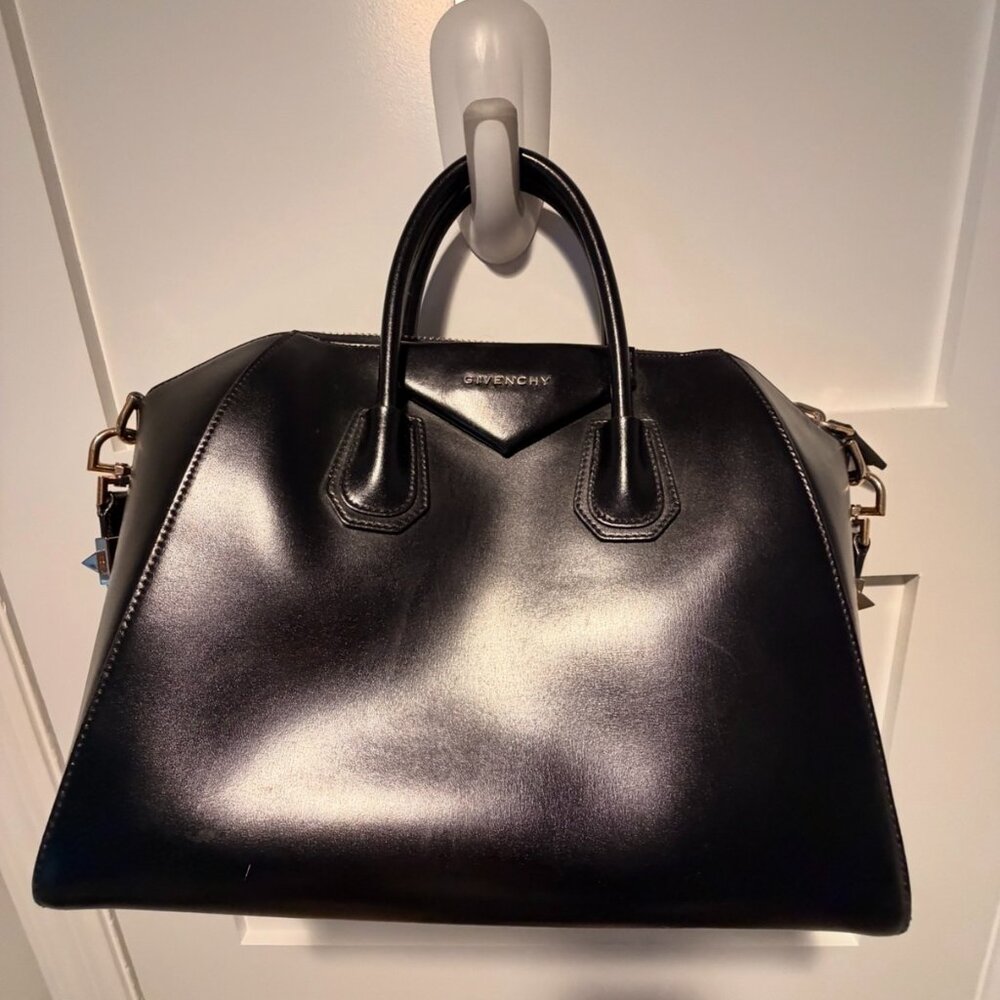 100% Authentic Antigona Medium Bag-Black with Gold Hardware